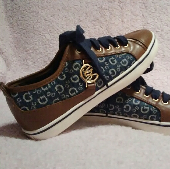 Guess Shoes - 💕EUC Guess Shoes